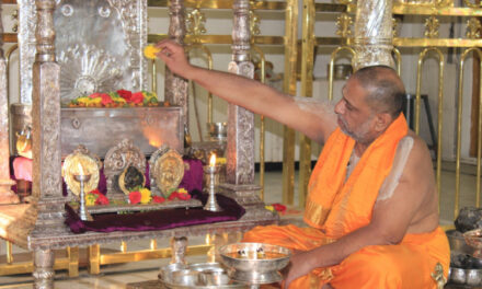 ಮಂತ್ರಾಲಯದಲ್ಲಿ ಯುಗಾದಿ ಸಂಭ್ರಮ – ಮೂಲ ರಾಮದೇವರಿಗೆ ತೈಲ ಅಭ್ಯಂಗನ