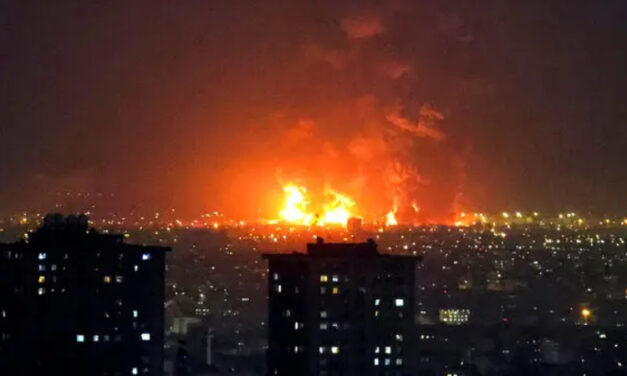 ಇರಾನ್‌ಗೆ ಬಿಗ್‌ ಶಾಕ್‌ ಕೊಟ್ಟ ಅಮೆರಿಕ-ಇಸ್ರೇಲ್‌; ಇಂಧನ ಸಂಗ್ರಹಣಾ ಸೌಲಭ್ಯಗಳ ಮೇಲೆ ದಾಳಿ