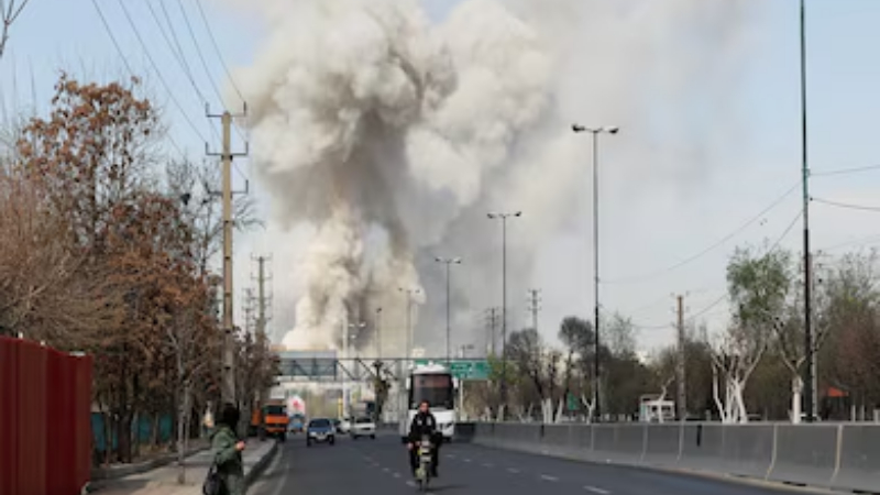  ಟೆಹ್ರಾನ್‌ ಮೇಲೆ ಅಮೆರಿಕ ನಡೆಸಿದ ದಾಳಿ – ಇರಾನ್‌ ಮಿಲಿಟರಿ ಪಡೆಯ ಉನ್ನತ ಕಮಾಂಡರ್‌ಗಳ ಹತ್ಯೆ