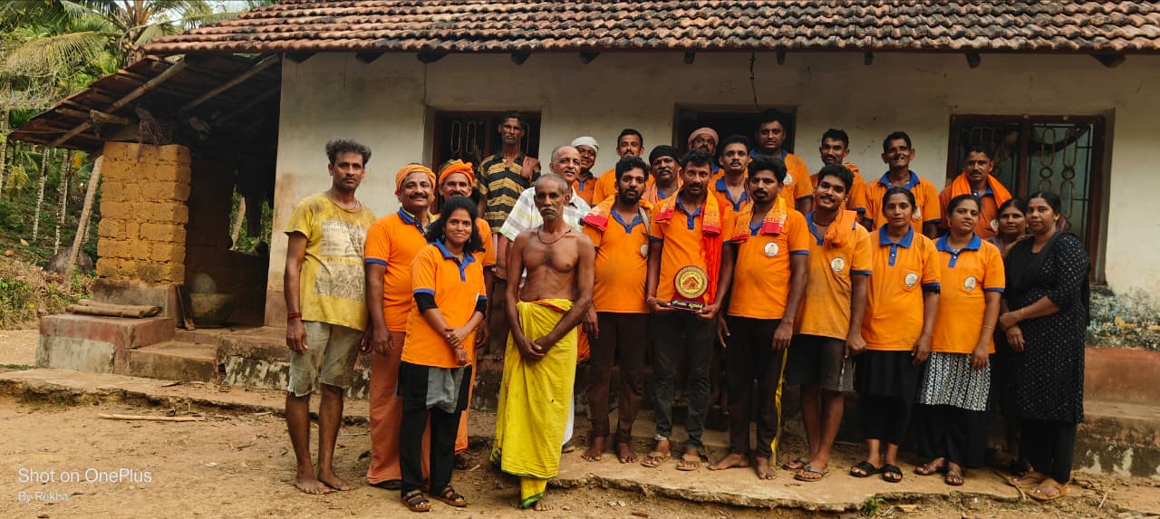 ಶೌರ್ಯ ವಿಪತ್ತು ನಿರ್ವಹಣಾ ಘಟಕ ಕಾಡಬೆಟ್ಟು ವಗ್ಗ ವತಿಯಿಂದ ಮನೆ ಮೇಲ್ಚಾವಣಿ ದುರಸ್ತಿ ಶ್ರಮದಾನ