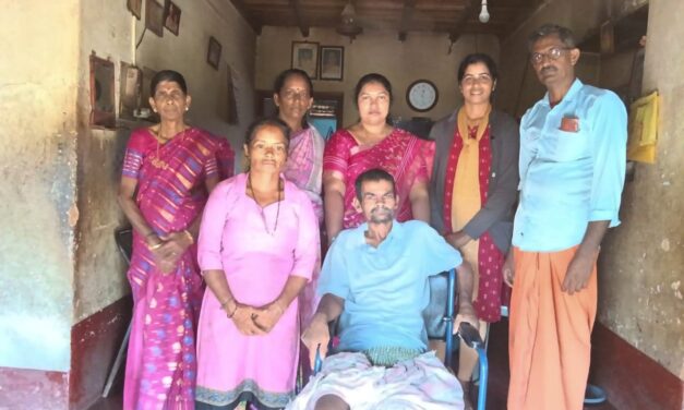 ಶ್ರೀ ಕ್ಷೇತ್ರ ಧರ್ಮಸ್ಥಳ ಗ್ರಾಮಾಭಿವೃದ್ಧಿ ಯೋಜನೆಯಿಂದ ಉಚಿತವಾಗಿ ವೀಲ್ ಚೇರ್ ಹಸ್ತಾಂತರ