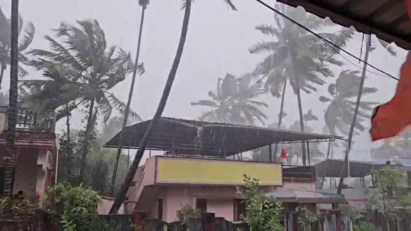 ರಾಜ್ಯದ ಹಲವೆಡೆ ಗುಡುಗು, ಬಿರುಗಾಳಿ ಸಹಿತ ಭಾರೀ ಮಳೆ – ಜನಜೀವನ ಅಸ್ತವ್ಯಸ್ತ