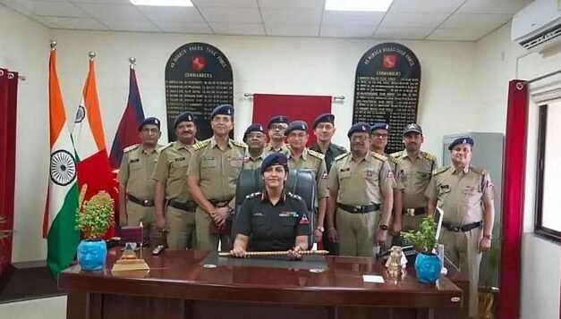 ಗದಗ ಜಿಲ್ಲೆಯ  ಕರ್ನಲ್ ಸ್ಪೂರ್ತಿ ಕುಲಕರ್ಣಿ, ಗಡಿ ರಸ್ತೆಗಳ ಸಂಘಟನೆಯ (BRO) 45 ನೇ ಕಾರ್ಯಪಡೆಗೆ ಕಮಾಂಡ್ ಆದ ಮೊದಲ ಮಹಿಳಾ ಸೇನಾ ಅಧಿಕಾರಿ
