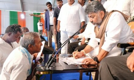ಬಾಗಿಲಿಗೆ ಬಂತು ಸರ್ಕಾರ ಸೇವೆಗೆ ಇರಲಿ ಸಹಕಾರ’ ಕಾರ್ಯಕ್ರಮ ಉದ್ಘಾಟಿಸಿದ – ಸಿ.ಎಂ.