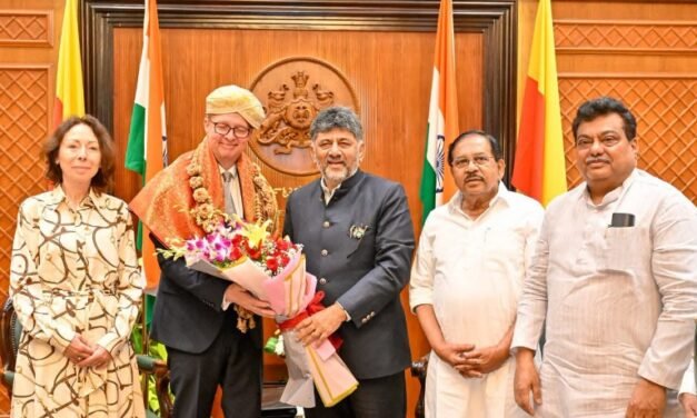 ವಿಧಾನಸೌಧದಲ್ಲಿ ಇಂದು ಝೆಕ್ ಗಣರಾಜ್ಯದ ಉಪ ಪ್ರಧಾನಮಂತ್ರಿ ಶ್ರೀ ಕಾರೆಲ್ ಹಾವ್ಲಿಕ್ ಅವರ ನೇತೃತ್ವದ ನಿಯೋಗ ಸಿ.ಎಂ. ಭೇಟಿ
